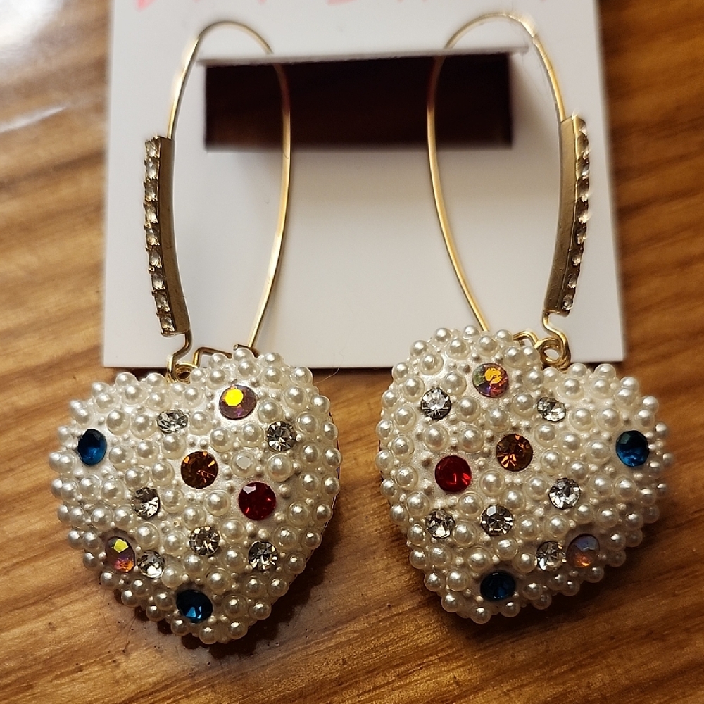 NWT Betsey Johnson Elegant Heart Earrings
